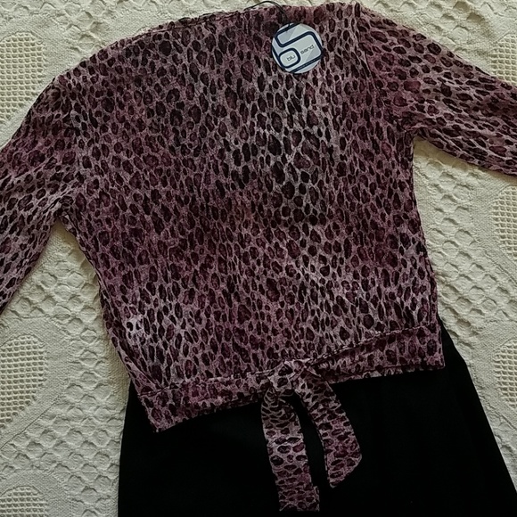 Animal Print Wrap Top from Portugal - Picture 5 of 8